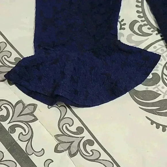 NWOT ladies blouse - Picture 2 of 3